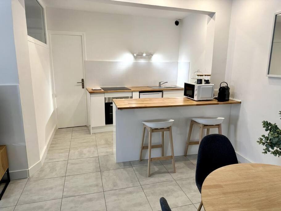 Le Nid Douillet Apartment นีมส์ ภายนอก รูปภาพ